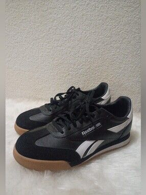 Reebok Sneakers
